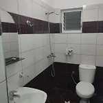 Sadiku With Swimming Pool & Jacuzzi Sarandë