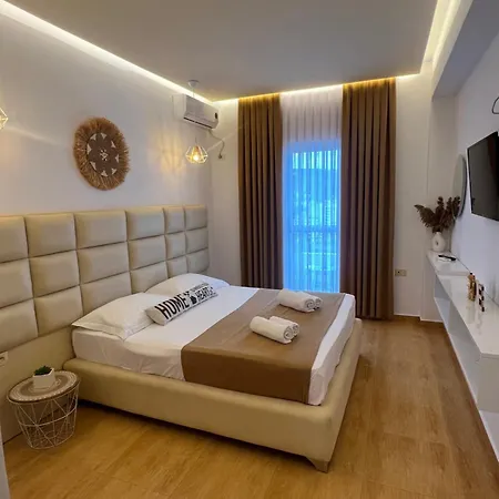 Sadiku With Swimming Pool & Jacuzzi Daire Saranda