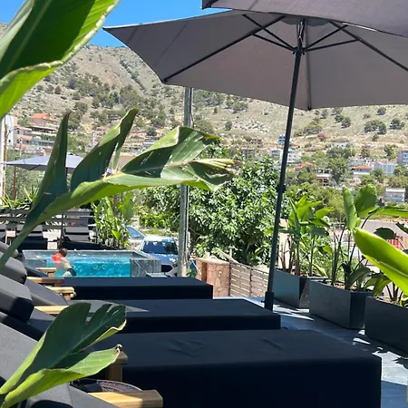 Daire Sadiku With Swimming Pool & Jacuzzi Saranda
