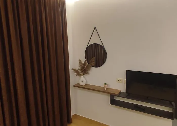 公寓 Sadiku With Sea View