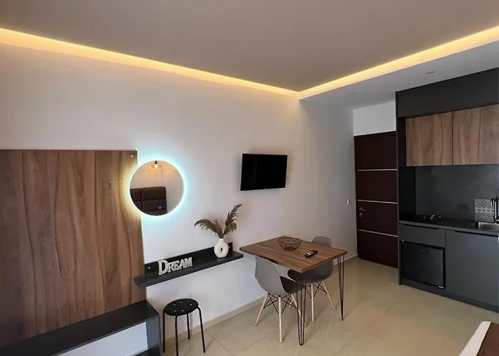 Sadiku With Sea View 公寓