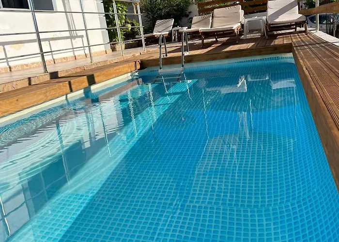 Apartments Sadiku With Swimming Pool & Jacuzzi Appartamento *