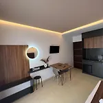 Sadiku With Swimming Pool & Jacuzzi Appartamento