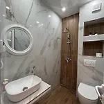 Sadiku With Swimming Pool & Jacuzzi *