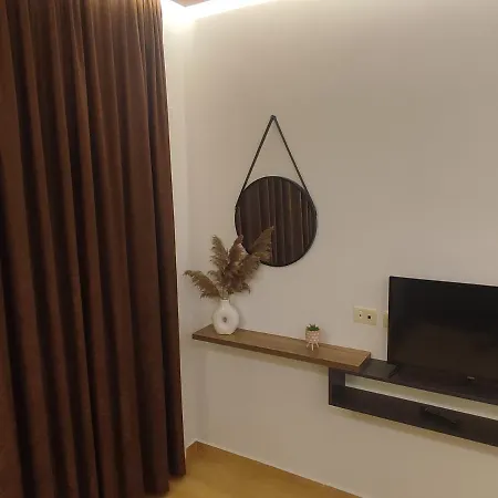 Apartment Sadiku With Sea View