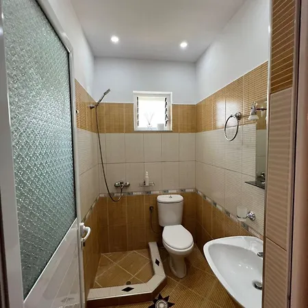 Sadiku With Sea View Lägenhet