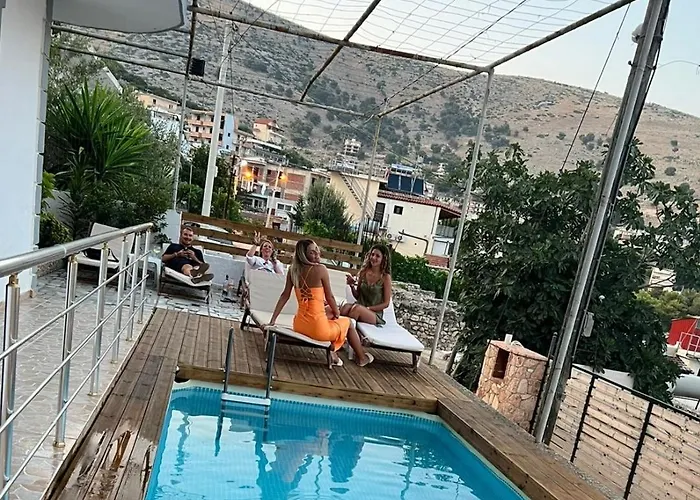 Apartments Sadiku With Swimming Pool & Jacuzzi Apartament